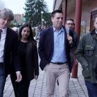 Carlos Martínez, Nuria Rubio y Daniel de la Rosa, a su llegada al comité.