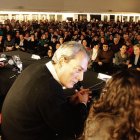El escritor neoyorquino Paul Auster y la mecenas Delfina Entrecanales estuvieron en el Musac. Debajo El Lute y Alejandro Jodorowsky.