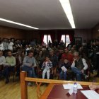 Muchos cazadores se dieron cita en el salón de plenos del Ayuntamiento de Riaño.