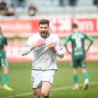 El gol anotado por el defensa central Eneko Satrústegui que dio la victoria ante el Arenteiro es aire fresco para la Cultural.