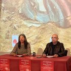 El directora del museo y el concejal de Astorga, ayer.