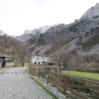 Uno de los paneles a la entrada de Valdoré.