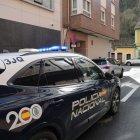 Imagen de archivo de un vehículo de la Policía Nacional.
                        EFE/ J.L .Cereijido