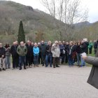 Concentración de vecinos y políticos junto a la presa de Riaño.