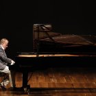 Imagen de archivo de Josu de Solaun en el escenario del Auditorio Ciudad de León.