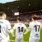 Los jugadores agradecen el apoyo tras la victoria ante el Nàstic.