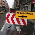 Obras y zanjas acometidas para lanzar el tranvía en Padre Isla.