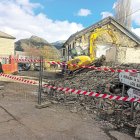 Comenzaron las obras de demolición en la localidad.