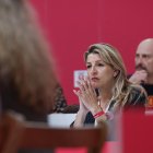 El partido Movimiento Sumar, al que pertenece Yolanda Díaz (en la imagen), celebra la primera reunión del Grupo Coordinador elegido en su reciente asamblea con el objetivo de designar a los miembros de la nueva ejecutiva, todo ello en un momento de fuertes discrepancias con sus socios de Gobierno del PSOE en materia de defensa. EFE/Javier Lizón