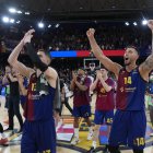 Los jugadores del Barça celebran la victoria ante el Mónaco. EFE/Alejandro García