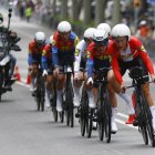 Las componentes del equipo Lidl-Trek participan en la primera etapa de la Vuelta Femenina, una contrarreloj por equipos de 8,1 kilómetros con salida y llegada a Barcelona. EFE/ Quique García