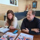 La concejal, Elena Baílez, y el alcalde, Javier Carrera.