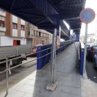 Imagen de la pasarela azul.