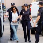 Agentes de la Policía Nacional llevan a la Audiencia provincial de Almería a Ana Julia Quezada, donde fue juzgada en septiembre de 2019.