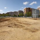 El relleno del terreno ha comenzado en la cuña de las avenidas Fernández Ladreda y Europa.