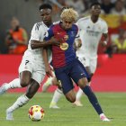 Vinicius Jr. y Lamine Yamal pondrán el Clásico al rojo vivo por hacerse con el título de Liga.