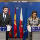 Mañueco con la presidenta de Cantabria, María José Sáenz de Buruaga, ayer.