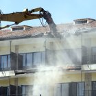 Derribo del edificio que jamás se reemplazó en San Marcos. Maroto, en 2019, cuando era ministra, ante San Marcos.