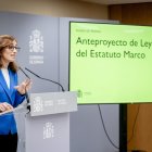 Archivo - Imagen de archivo de la ministra de Sanidad, Mónica García, durante una rueda de prensa.