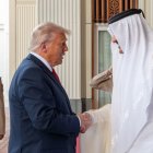 El emir catarí, Tamim bin Hamad Al Thani, con Donald Trump.