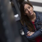La periodista Txell Feixas relata en su nuevo libro, «Aliadas", la peripecia de un equipo de baloncesto en el campo de refugiados de Shatila.