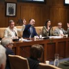 Votación en una sesión plenaria de Ponferrada.
