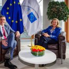 Pedro Sánchez con la presidenta del BEI, Nadia Calviño.
