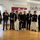 La concejala de Cultura (en el centro) con representantes de los museos leoneses.