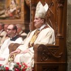 El obispo ofició emocionado su última misa en la catedral de Astorga, antes de partir a Córdoba.