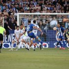 Éste es el momento del golpeo de Esquerdo que supuso el gol que da vida a la Deportiva.