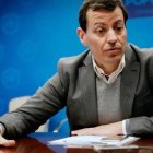 José Luis Bayo disputará el liderazgo a Feijóo en el PP.