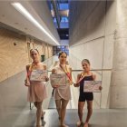 Las dos bailarinas vallisoletanas junto a otra clasificada.