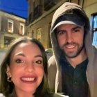 Gerard Piqué, junto a una admiradora leonesa del Barça.