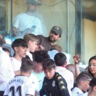 Piqué, en el palco del Reino de León.