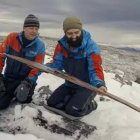 Los arqueólogos admiran un esquí prehistórico descubierto en Digervarden, Noruega.