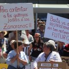 Protesta por la supresión de paradas del AVE en Otero de Sanabria.