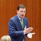 Alfonso Fernández Mañueco, este martes, en el debate de las Cortes de Castilla y León.