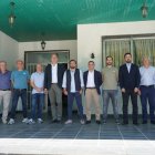 Eliseo López (quinto izda) con la nueva directiva del Clúster de la Pizarra.