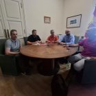 Héctor Alaez se reunió este viernes con los representantes de los trabajadores en las Subdelegación del Gobienro en León.
