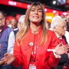 Archivo - La esposa del presidente del gobierno Begoña Gómez durante la clausura del 41º Congreso Federal del PSOE en el Palacio de Congresos y Exposiciones. 