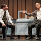El doctor Burgueño (Javier Bermejo) y Pacífico Pérez (Juan Manuel Pérez), en una escena de la obra.