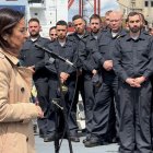 Margarita Robles visita la fragata Cristobal Colón ayer, en Dublín.