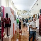 La exposición reúne a los protagonistas de la Movida.