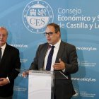 El comisionado José Antonio Sebastián y el presidente del Consejo Económico y Social de Castilla y León, Enrique Cabero.
