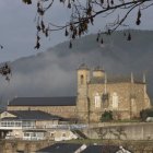 Vista de la iglesia de Santiago en Villafranca del Bierzo.