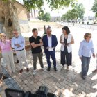 El equipo de gobierno en la obra. Imagen renovada de la avenida.
