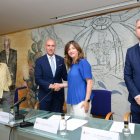 Firma del convenio para poner en marcha las becas.