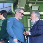 Bolo y Silvano conversan amistosamente en el palco de Las Llanas hace un mes.