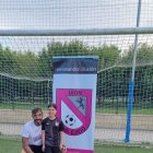 El entrenador Álvaro Coedo junto a Mencia Carracedo.