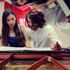 Chiara Silvestre y Angelo Galato forman el Dúo Bequadro, que ofrecerán un concierto de piano a cuatro manos.